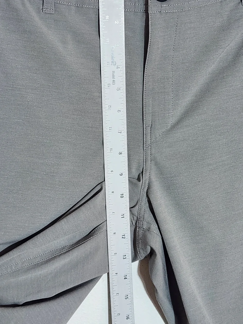 Hang Ten Mens 9-inch Inseam Gray Shorts NWT Size 34